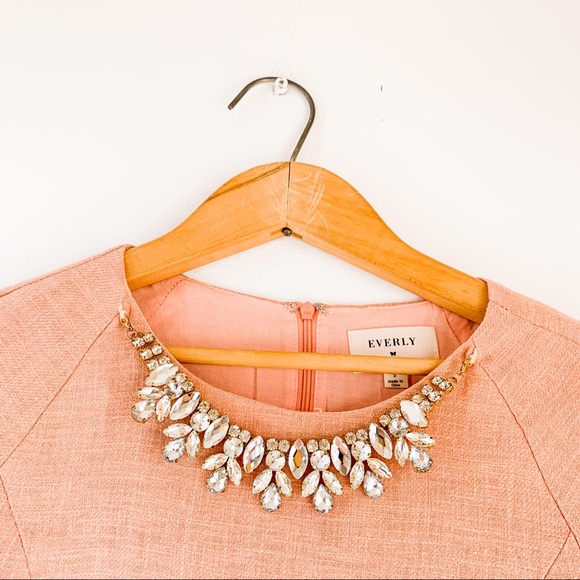 🍑 ANTHROPOLOGIE linen top w/ rhinestones - Picture 3 of 16